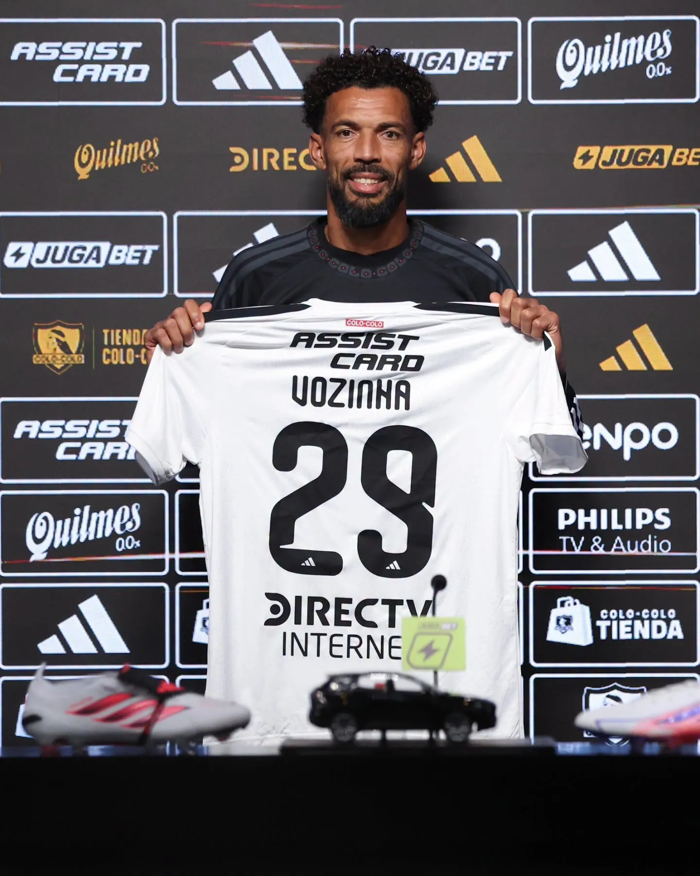 Vozinha en su presentación en Colo Colo. Foto: Colo Colo