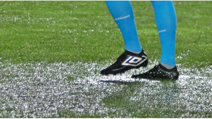 Las lluvias dejaron para la historia una cancha del fútbol chileno.