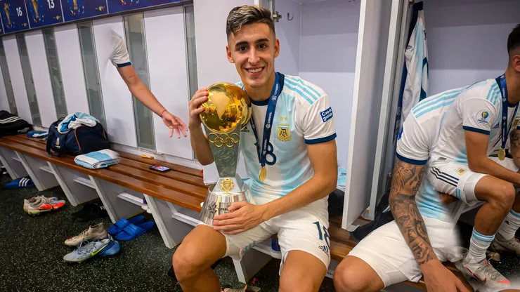 Este zurdo fue parte del equipo de Argentina que ganó el Preolímpico Sub 23 en 2020.