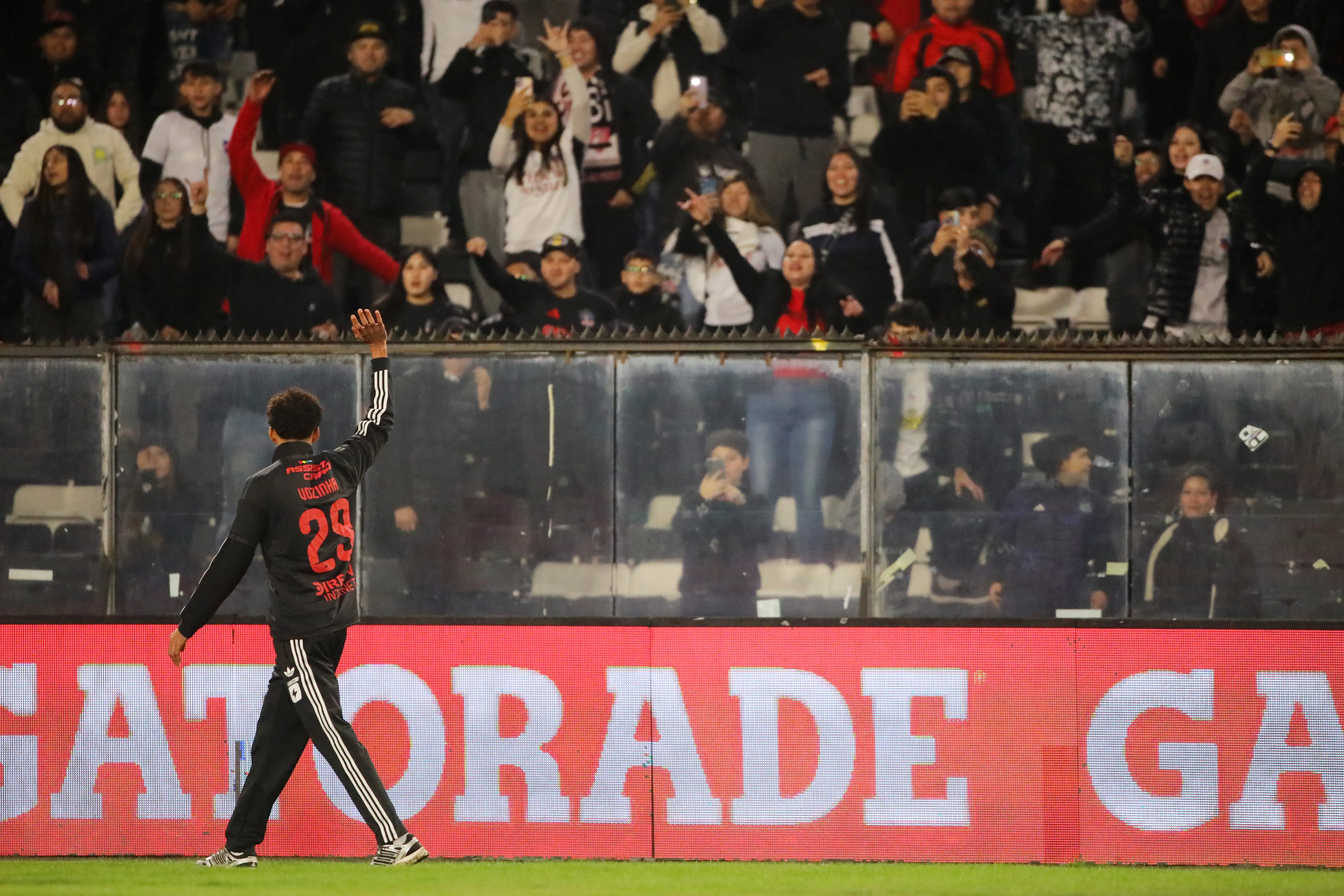 Vozinha en su presentación en Colo Colo. Foto: Jonnathan Oyarzun/Photosport