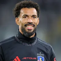 Es puro compromiso: Vozinha "chutea" a Brasil por Colo Colo
