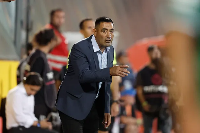 Nelson Tapia actualmente dirige a Imperial Unido en la Tercera División A del fútbol chileno. | Foto: Photopsort.