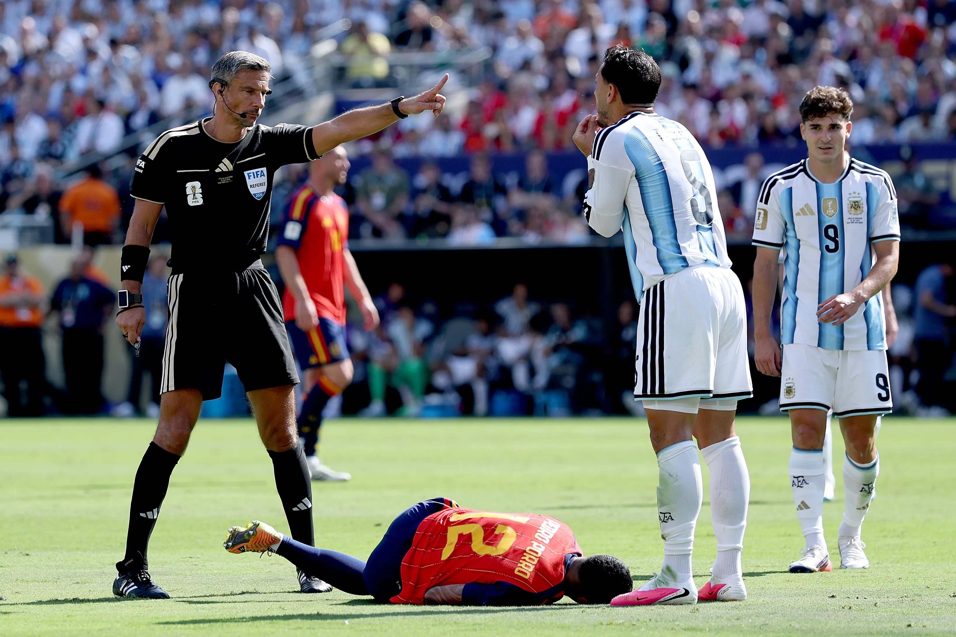 Leandro Paredes en la final vs España. Ingresó en el descanso. (Buda Mendes/Getty Images).