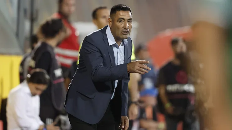 Nelson Tapia no lo pasa bien.