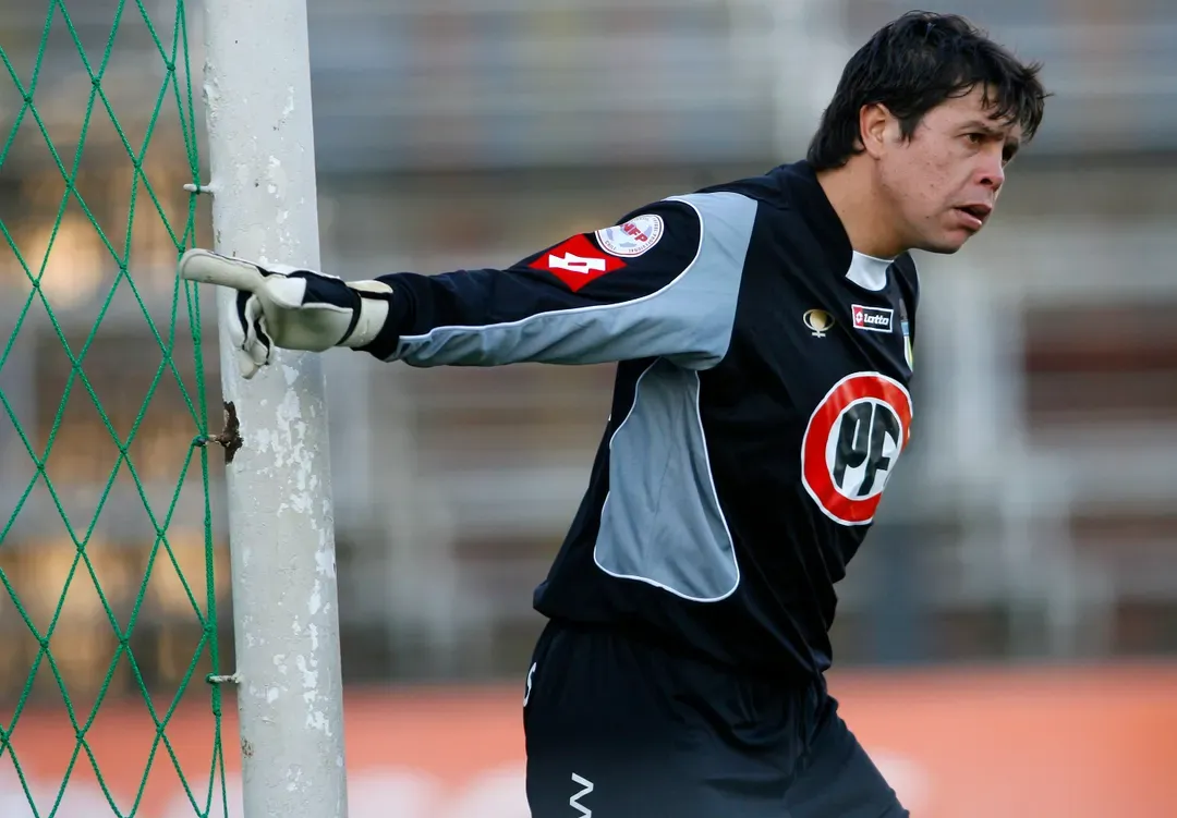 Carlos Tejas en el arco de O’Higgins. Imagen: Archivo