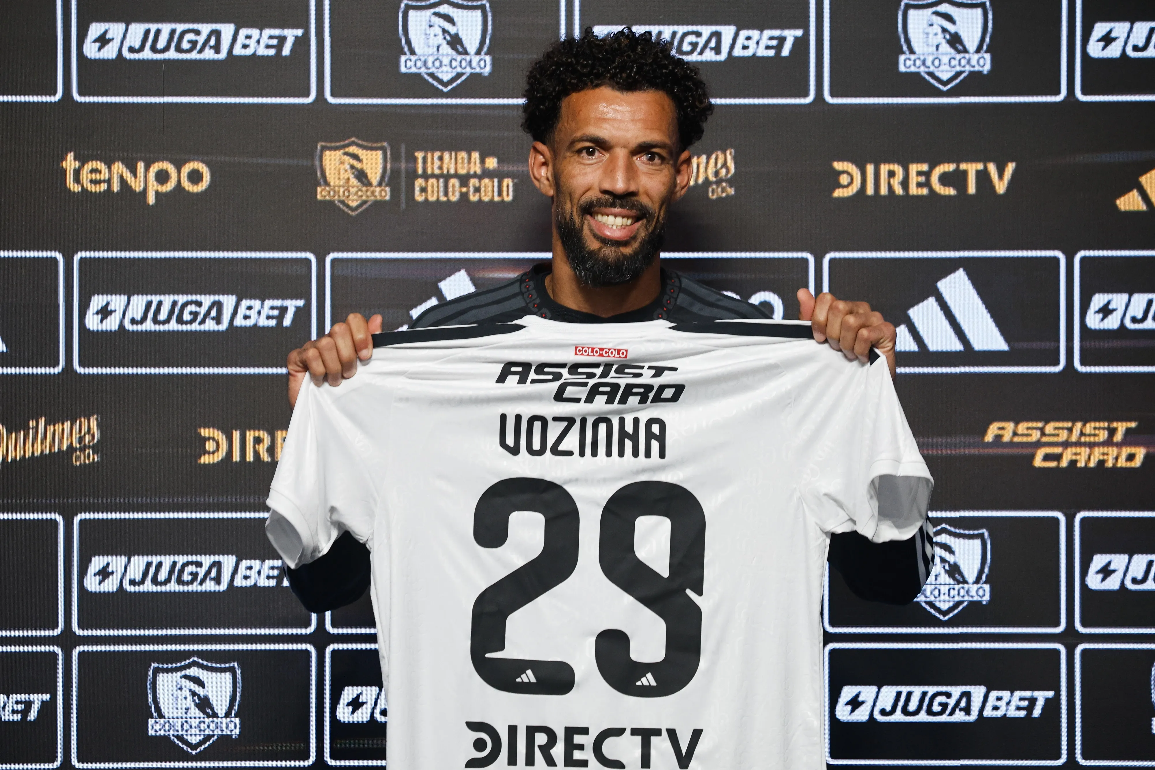Vozinha tendrá que esperar por su debut en Colo Colo. Imagen: Photosport