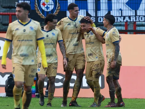 Tabla: Everton se ríe del lodo, golea a Huachipato y se mete en la lucha