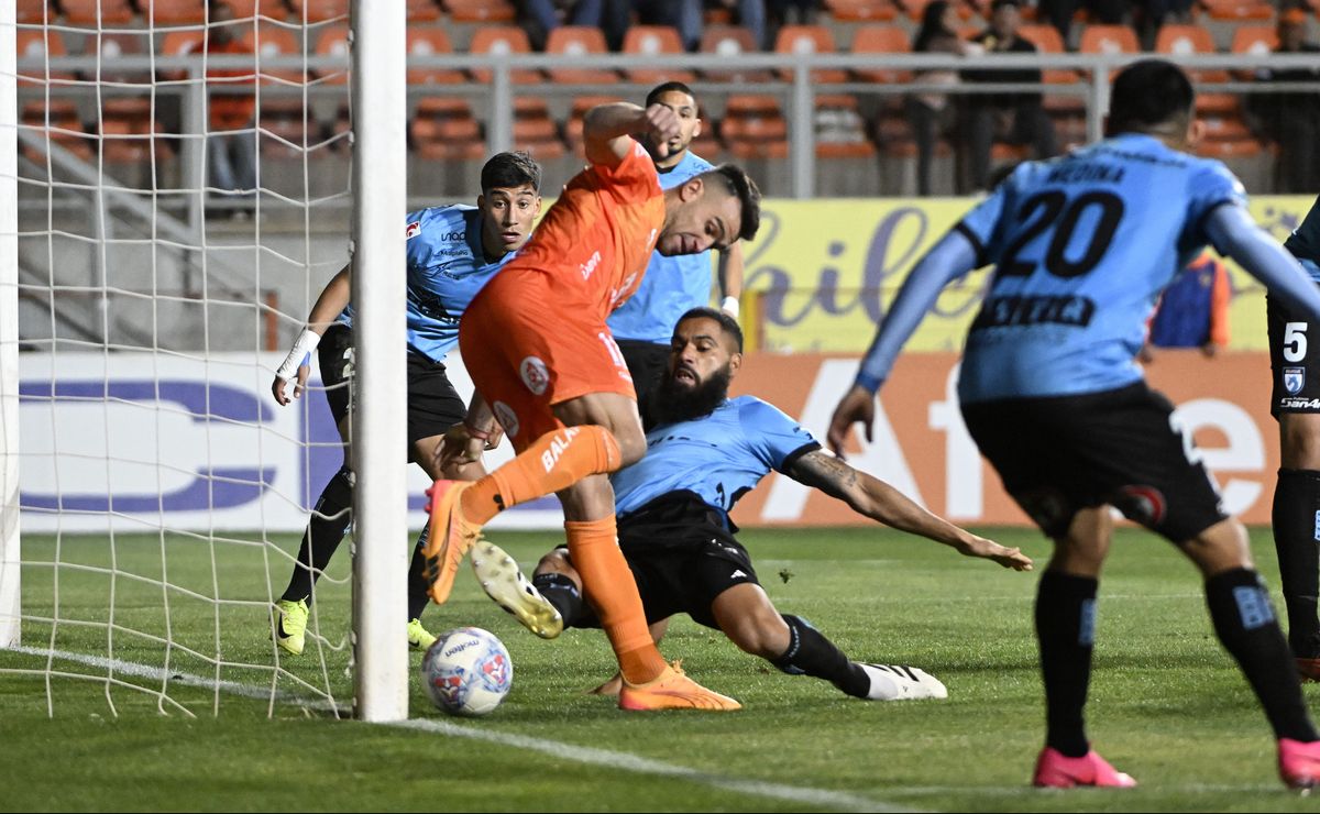 Tabla: una “guerra de goles”, Cobreloa y Wanderers “pinchan” en una agitada jornada de la Primera B