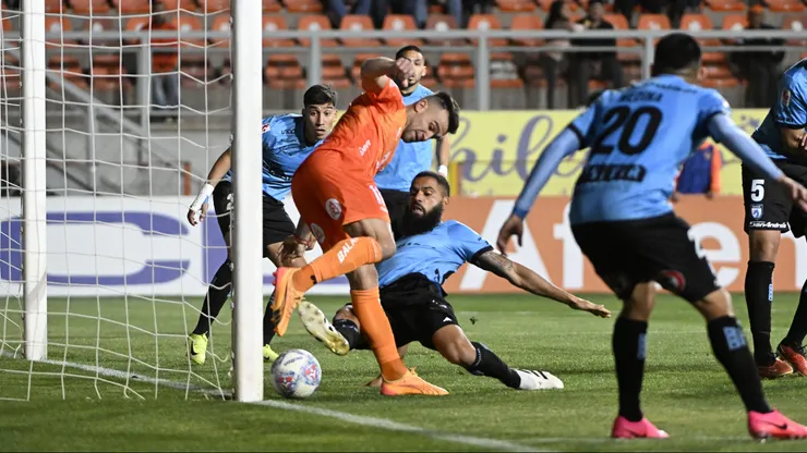 Cobreloa e Iquique empataron en Calama.