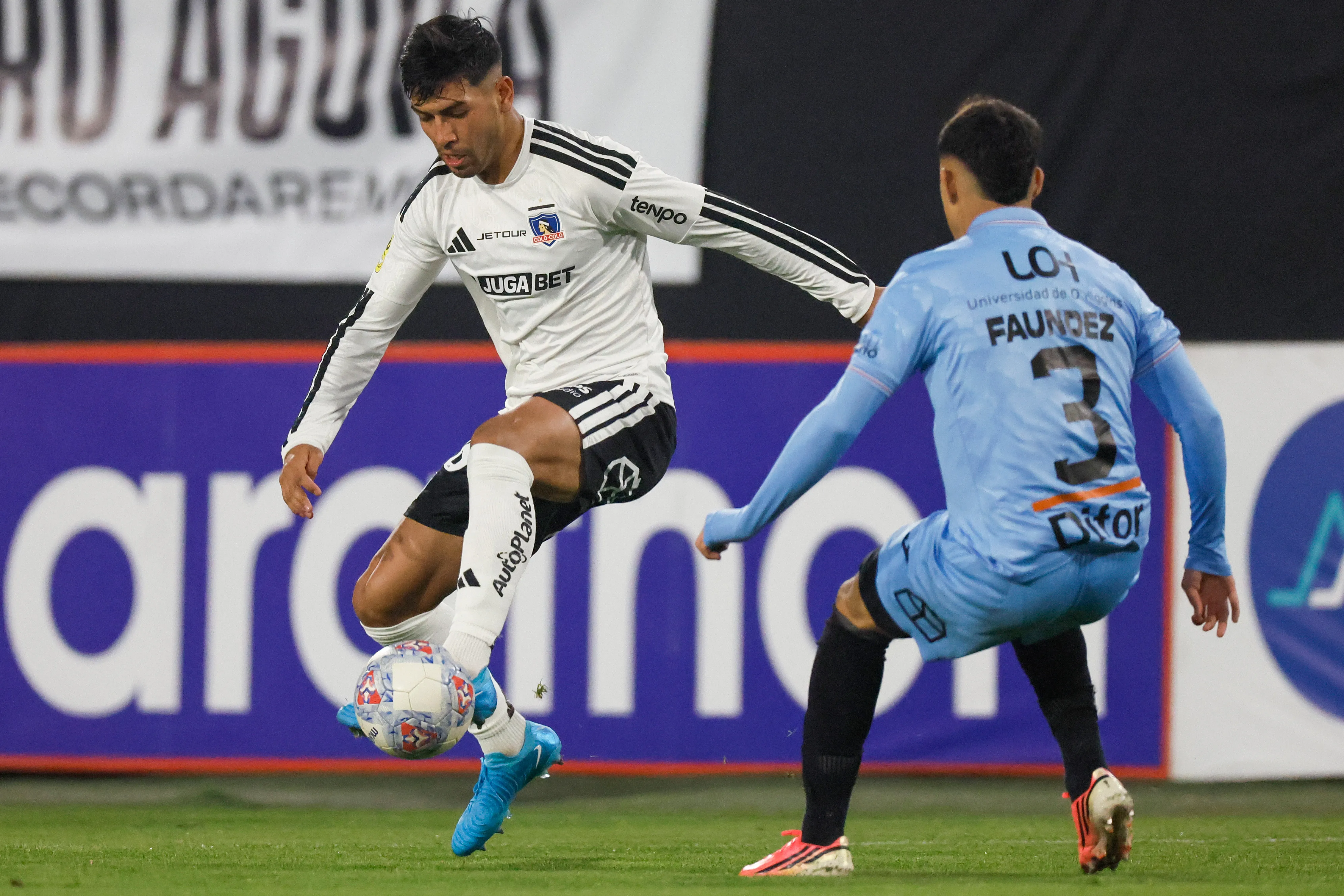 Diego Ulloa es baja en Colo Colo por lesión. Foto: Andres Pina/Photosport
