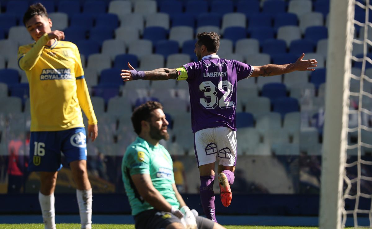 Polémico clásico en Concepción: Deportes Concepción triunfa entre el barro y una expulsión insólita