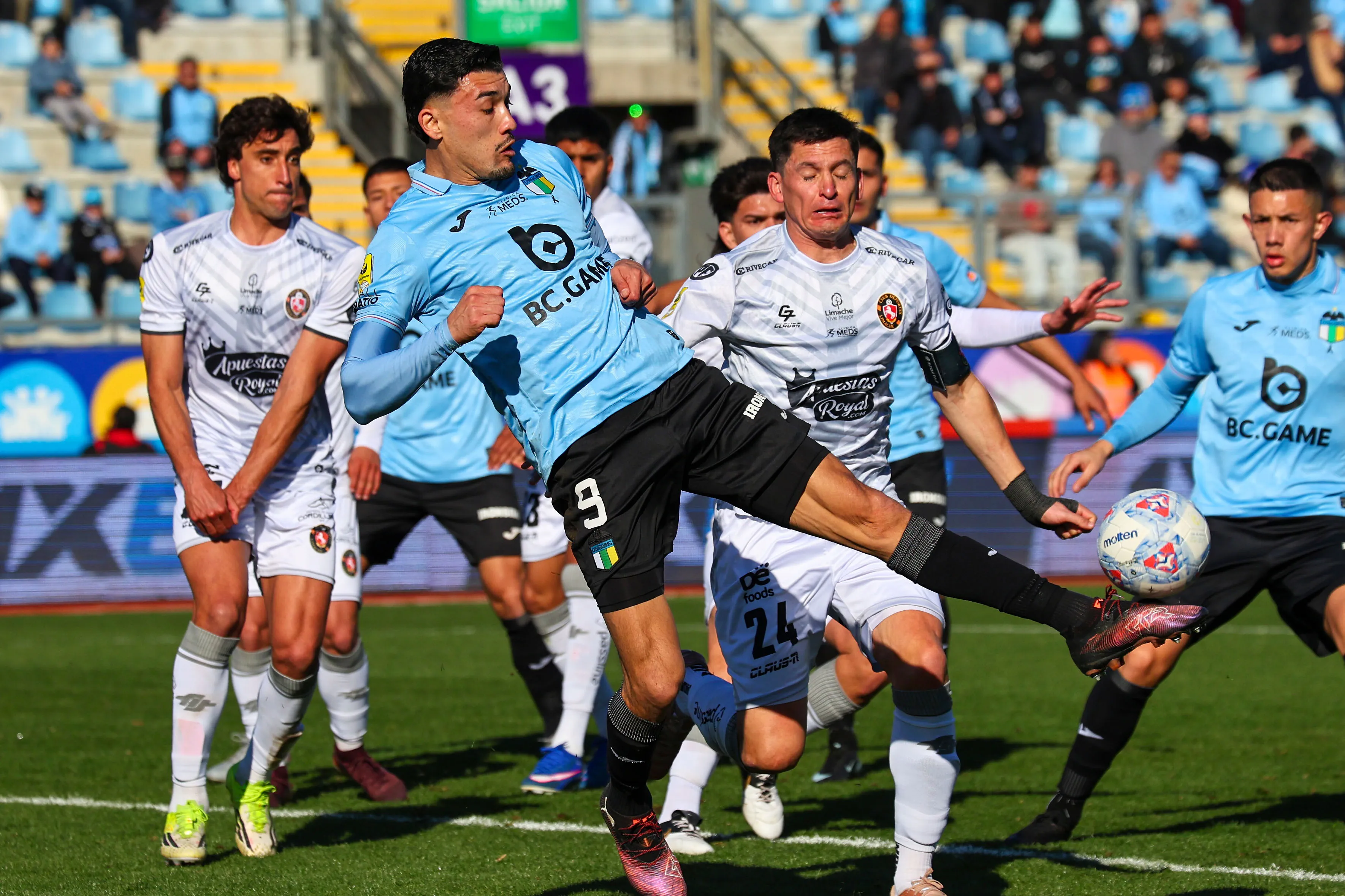 Limache sorprende a O’Higgins en Rancagua. Foto: Jorge Loyola/Photosport