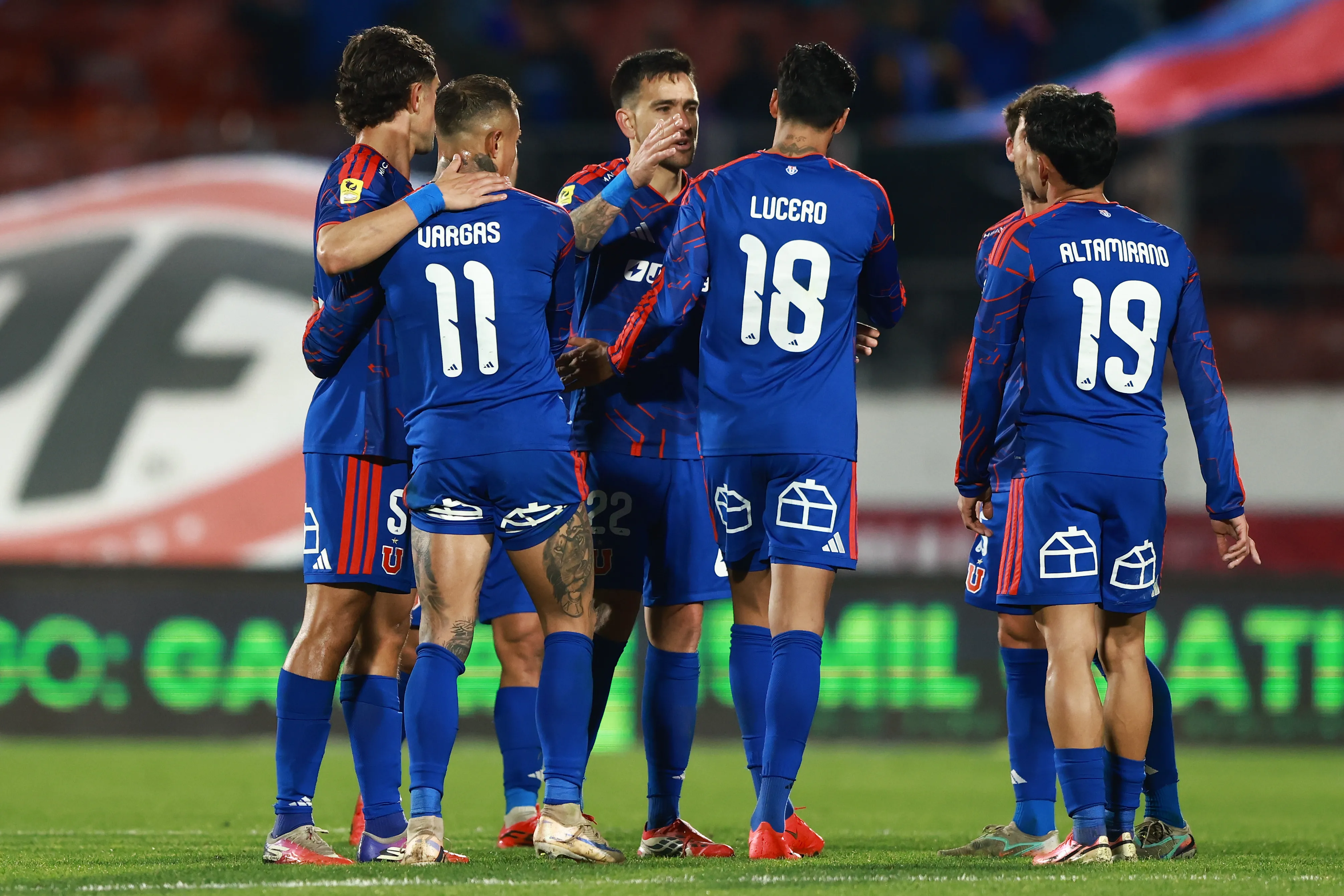 U de Chile festejó un exiguo triunfo en un partido donde debió sacar más ventaja. (Felipe Zanca/Photosport).
