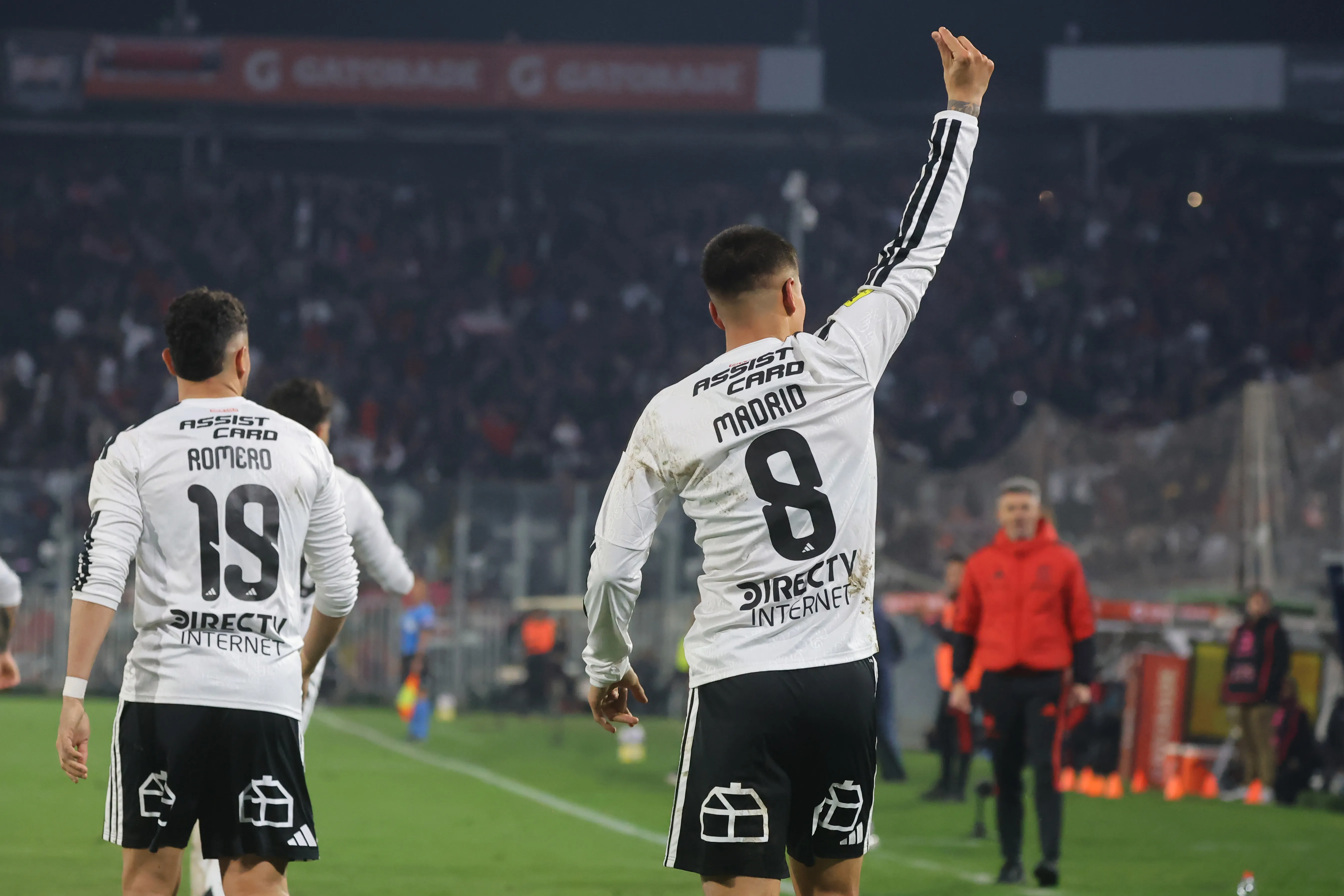 Álvaro Madrid celebrando en Colo Colo. Foto: Jonnathan Oyarzun/Photosport