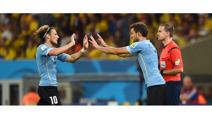 Diego Forlán colgó los botines y ahora será DT de Uruguay