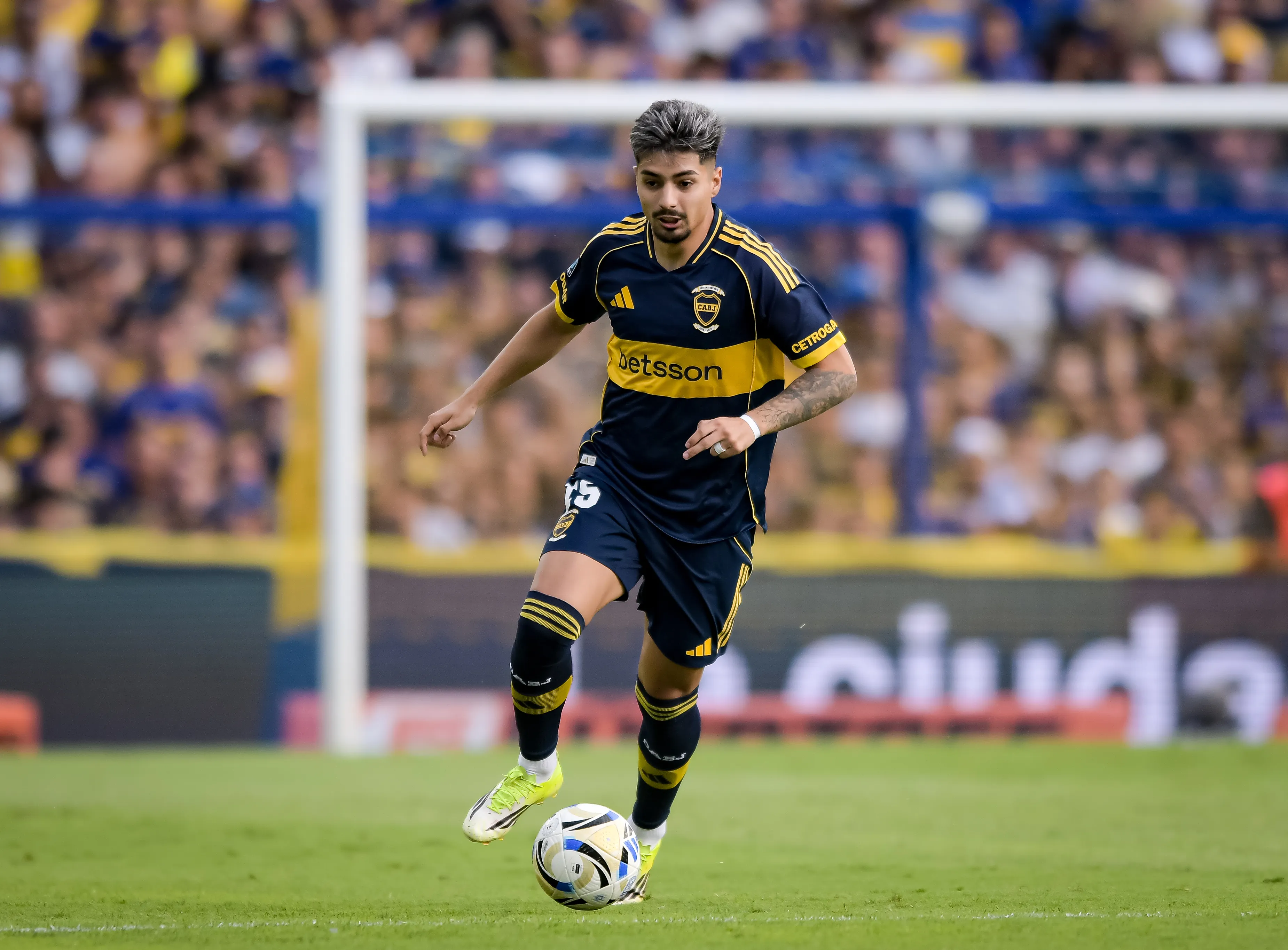 Williams Alarcon ha jugado 51 minutos en Boca en la segunda parte de la temporada. (Photo by Marcelo Endelli/Getty Images)