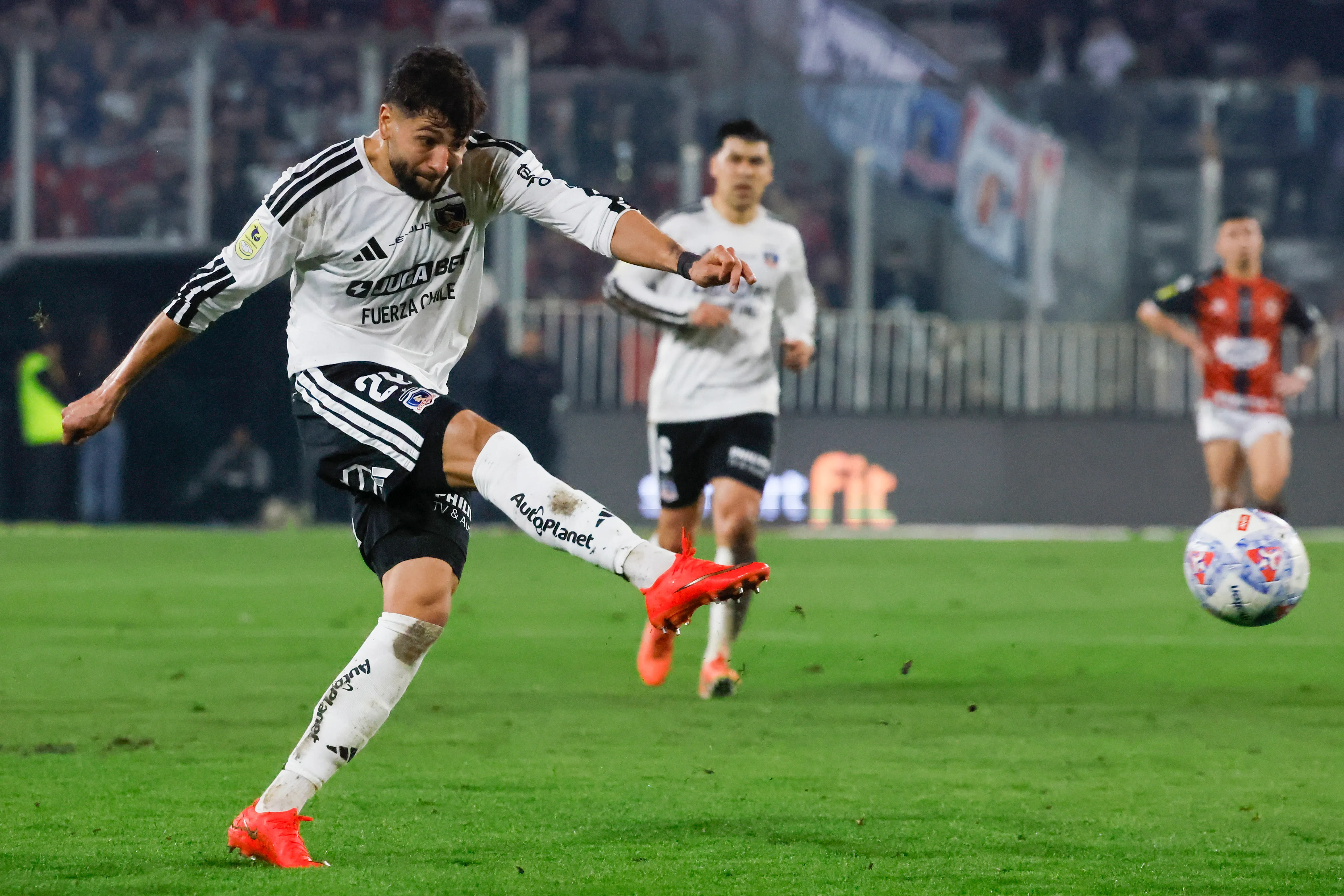 Jeyson Rojas sigue sumando elogios por su gran momento en Colo Colo