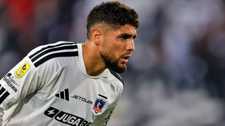 Maximiliano Romero tiene contrato con Colo Colo hasta fin de año.