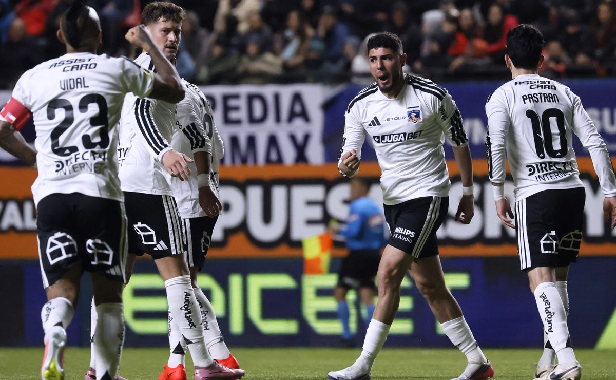 Carlos Villanueva le ayuda a Fernando Ortiz con su gran duda en Colo Colo: “No van a jugar juntos”