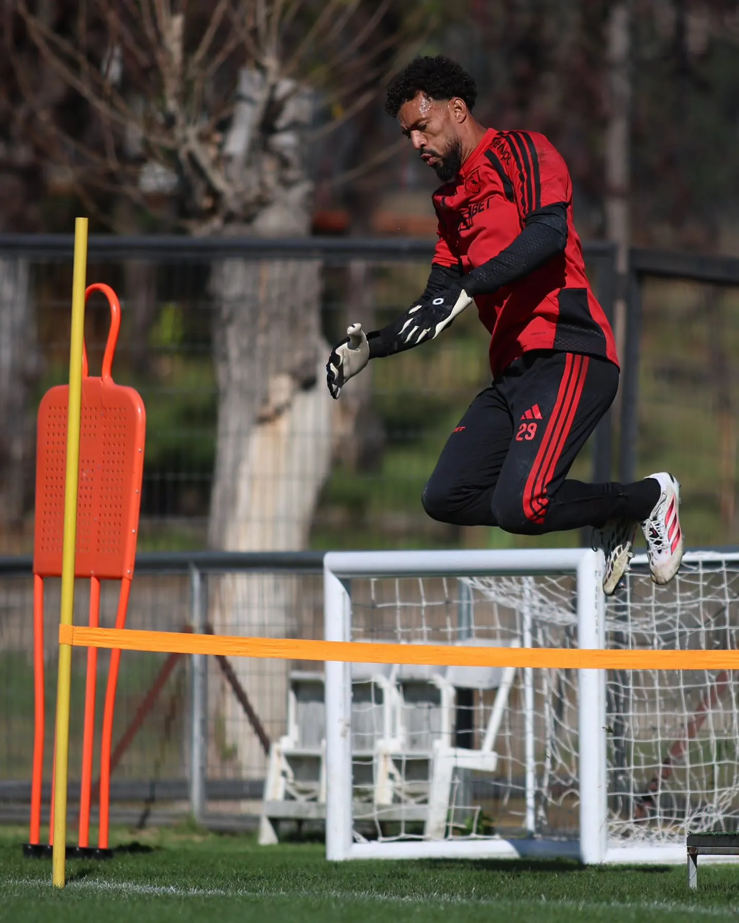 Vozinha se prepara con todo en el Monumental. Foto: Colo Colo