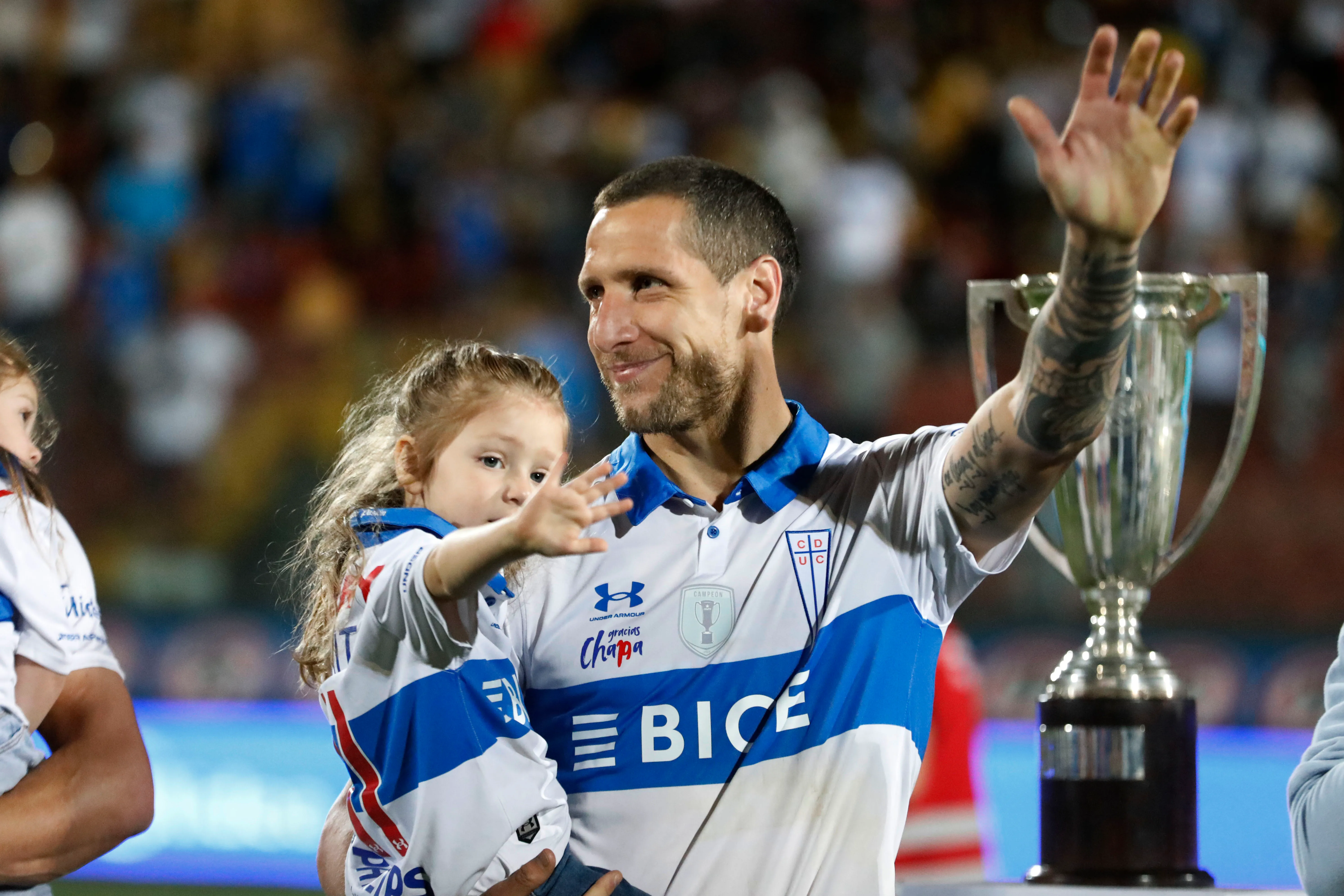 Luciano Aued se despidió como un referente de los Cruzados luego del histórico tetracampeonato. Se fue del club a fines de 2022. (Dragomir Yankovic/Photosport).