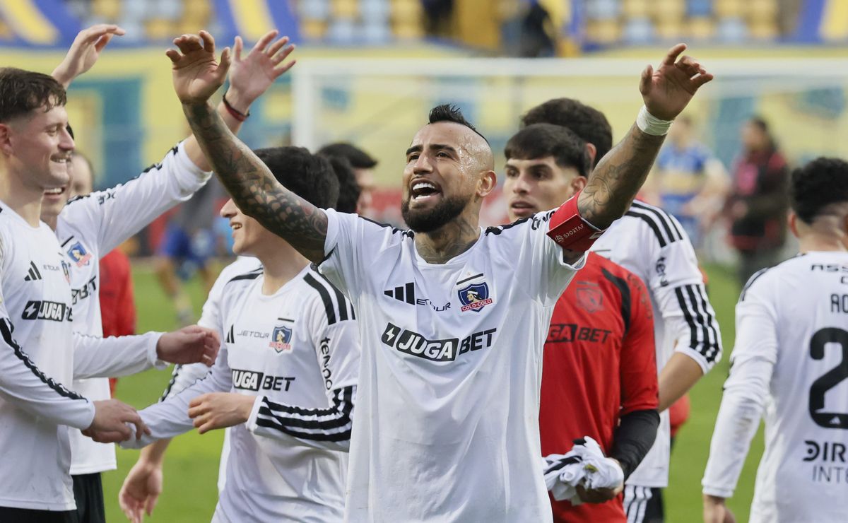 Vidal compara el Colo Colo de Ortiz con los grandes de Europa: “Este es el City, el Barcelona”