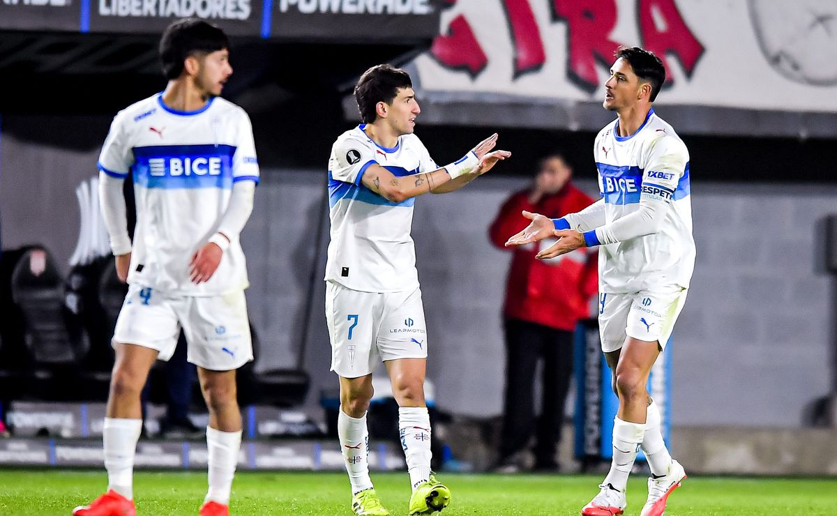 Zampedri repasa su valioso gol con U Católica en la Copa: “Ya había visto adelantado al arquero, sabía…”