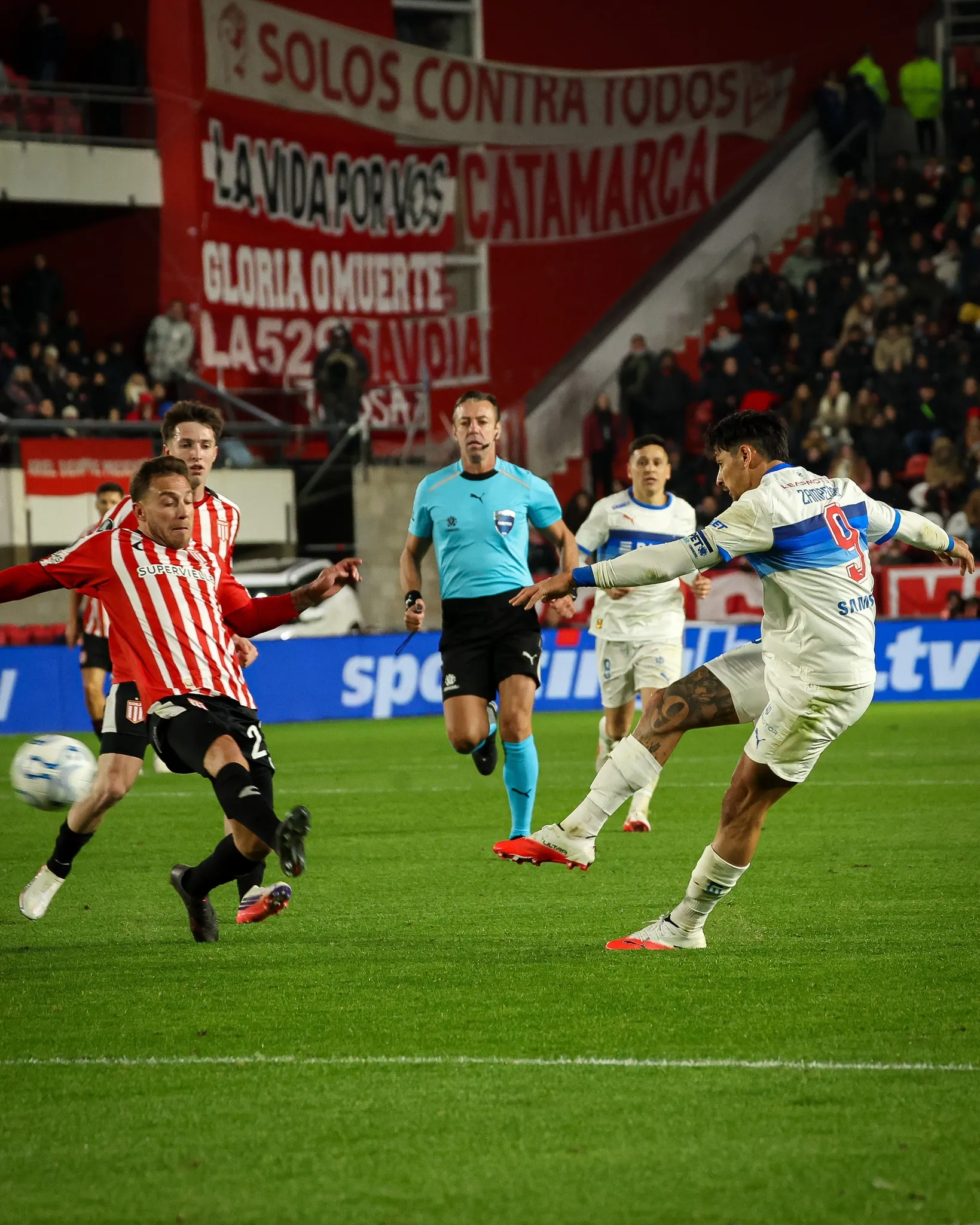 El gol de Zampedri ante Estudiantes. Foto: Cruzados