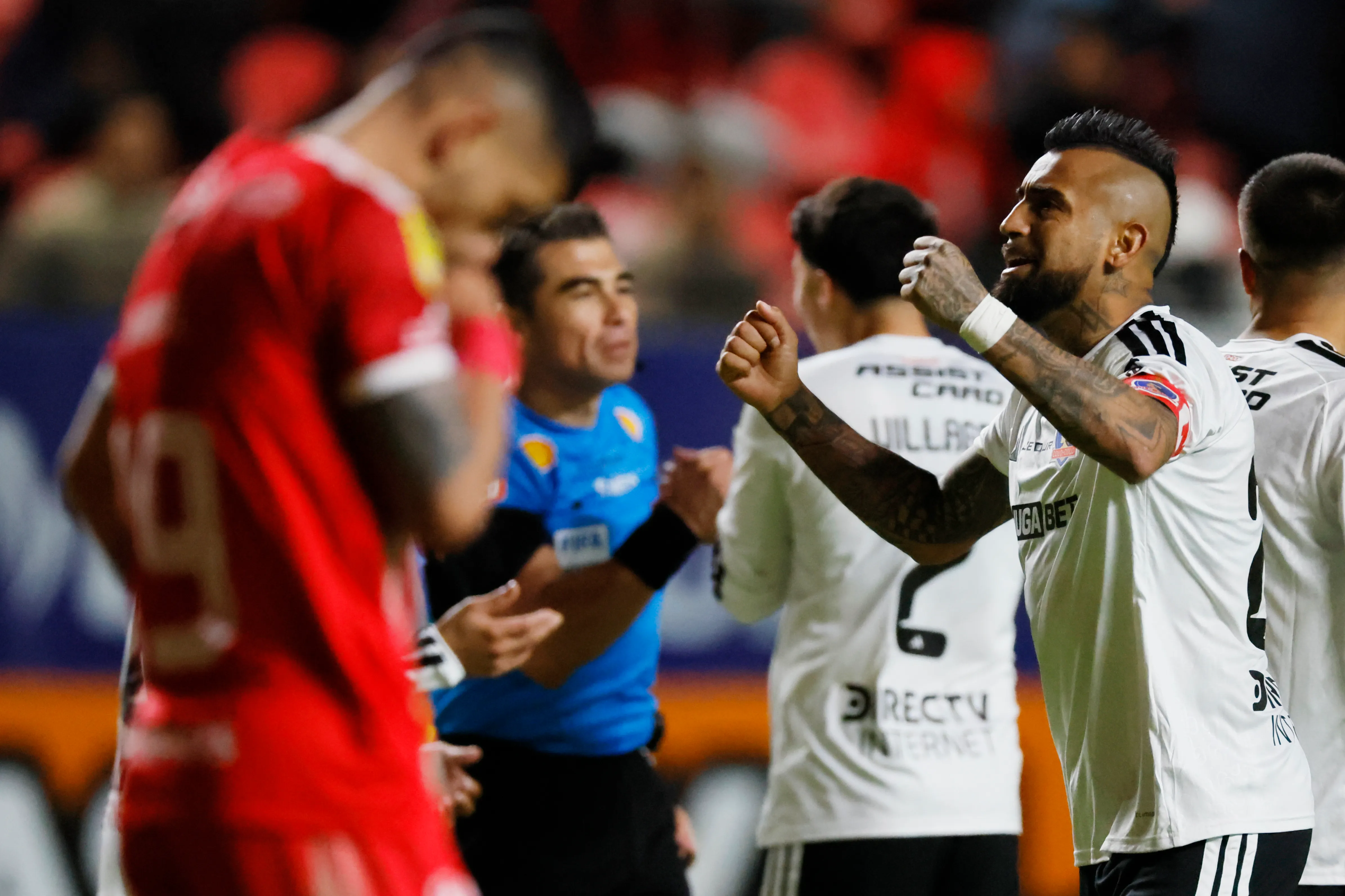 Vidal estuvo lejos de ser figura en la victoria por 2-1 de Colo Colo sobre La Calera. | Foto: Photosport.