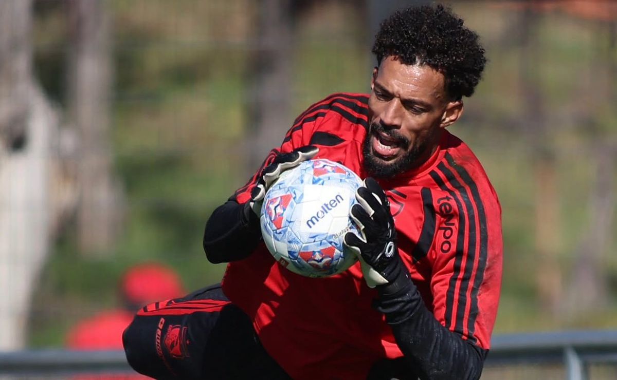 Vozinha ya se metió con todo en el camarín de Colo Colo: “No le costó adaptarse”