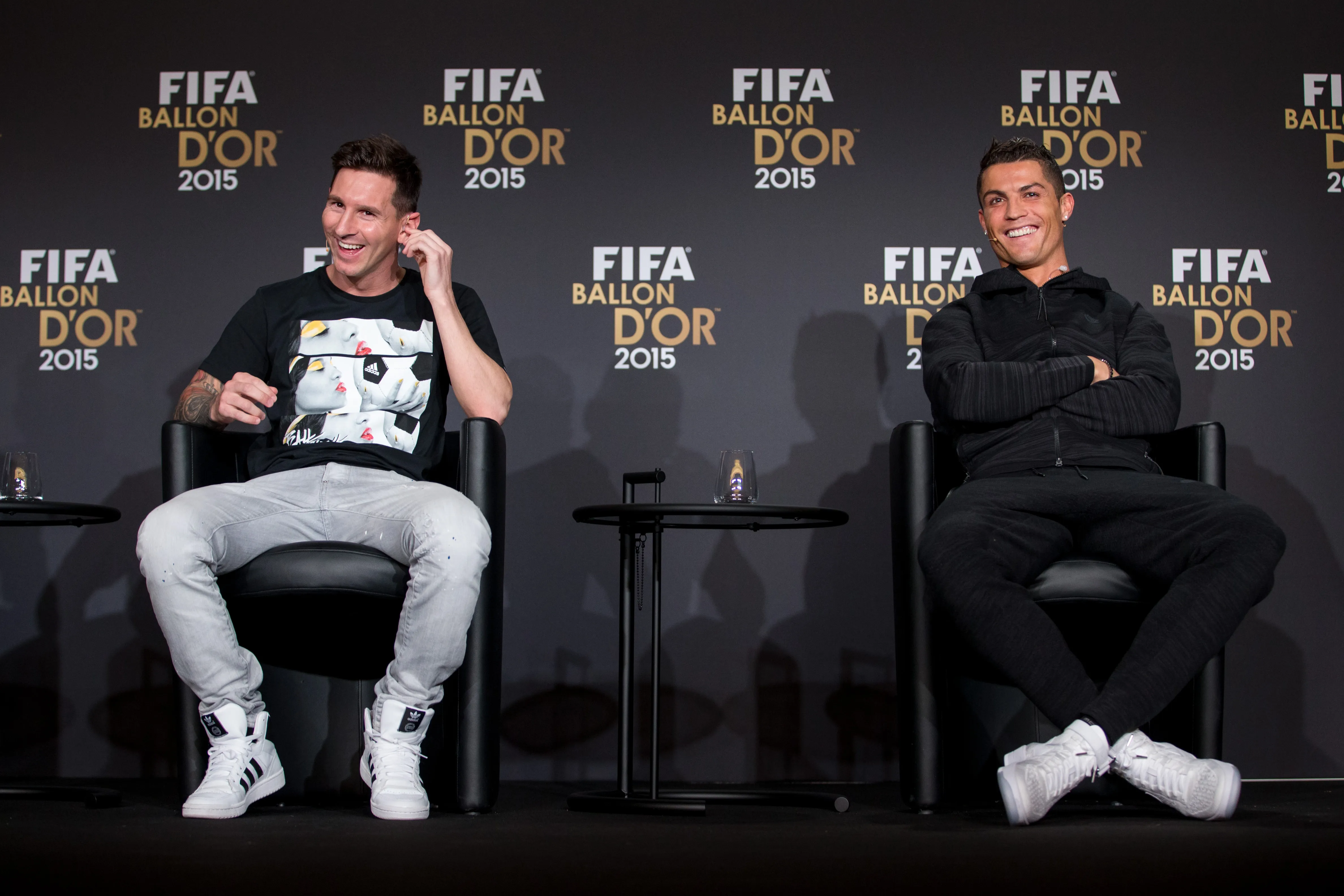 Cristiano Ronaldo apoyó a Lionel Messi tras la partida de su padre.