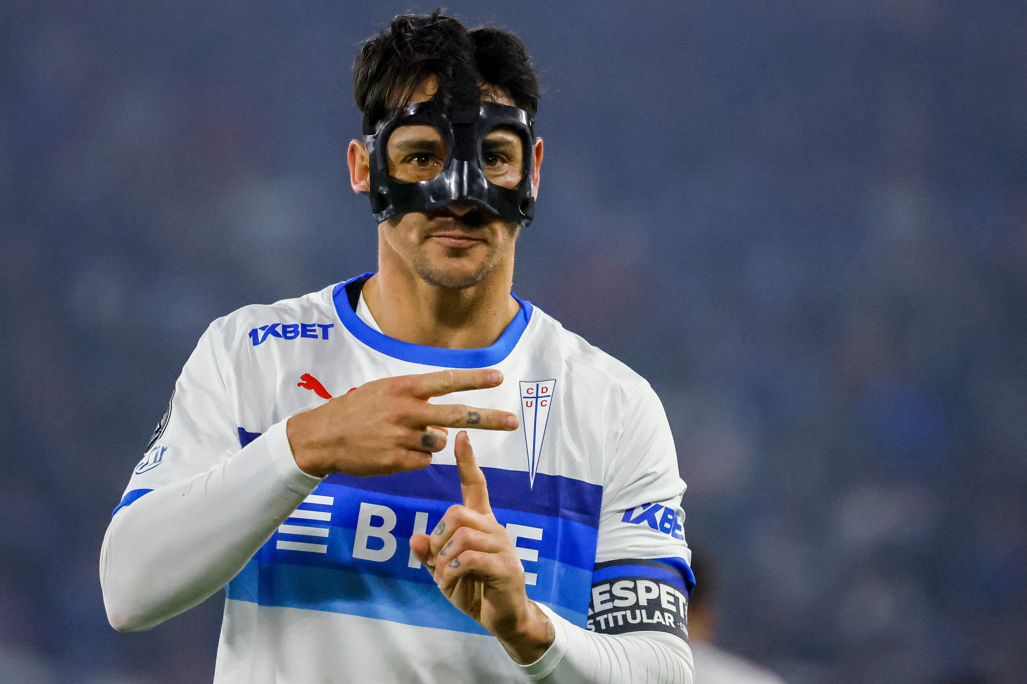 Así festejó el enmascarado Zampedri ante Barcelona en la Copa Libertadores 2026. (Andres Pina/Photosport).
