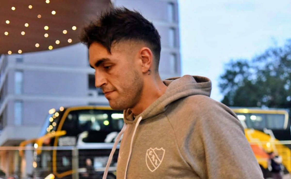 Tenía todo acordado con Colo Colo, rompió todo por más plata y ahora se come cuatro en su debut