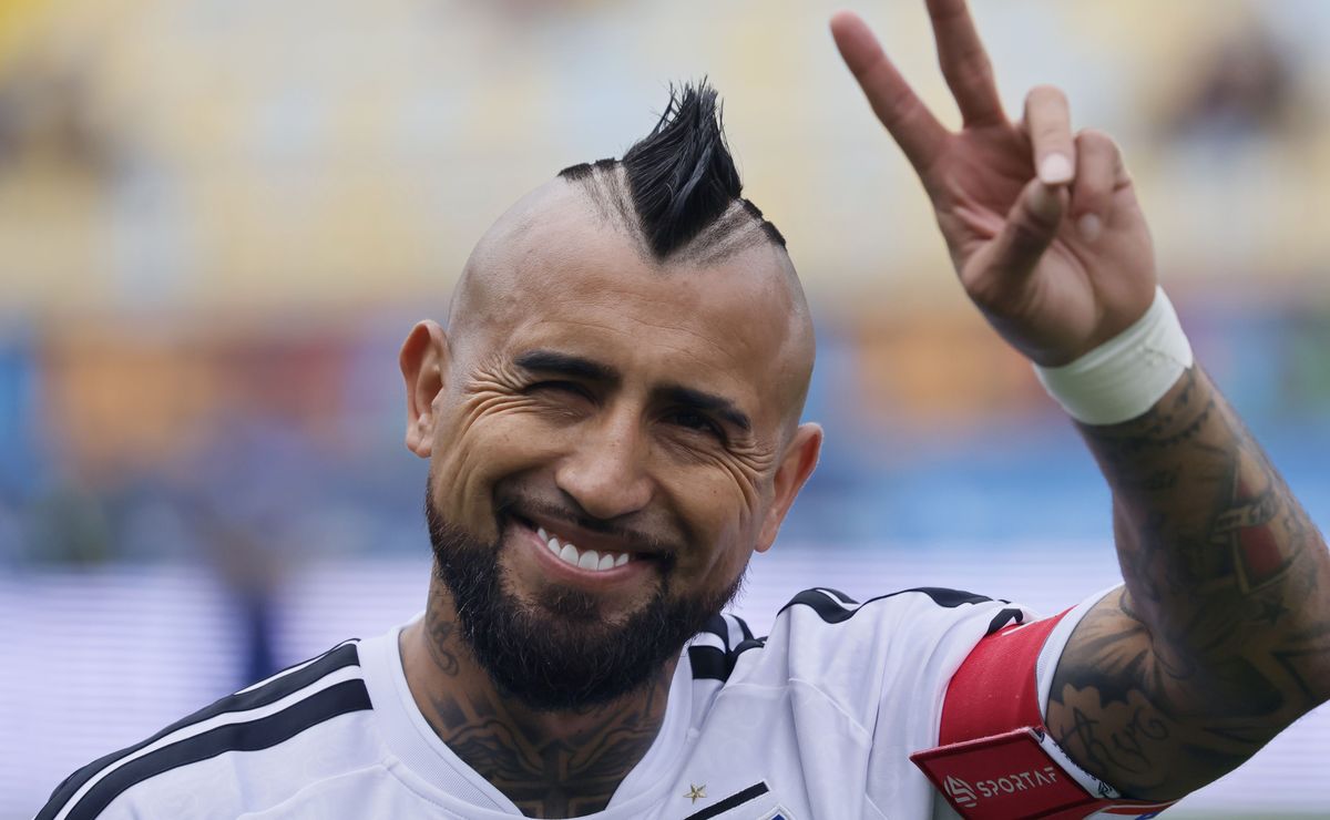 Arturo Vidal cuenta el gran cambio de Colo Colo con Fernando Ortiz: “No para de presionar”