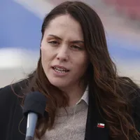 Video complica defensa de Natalia Duco por uso de auto fiscal