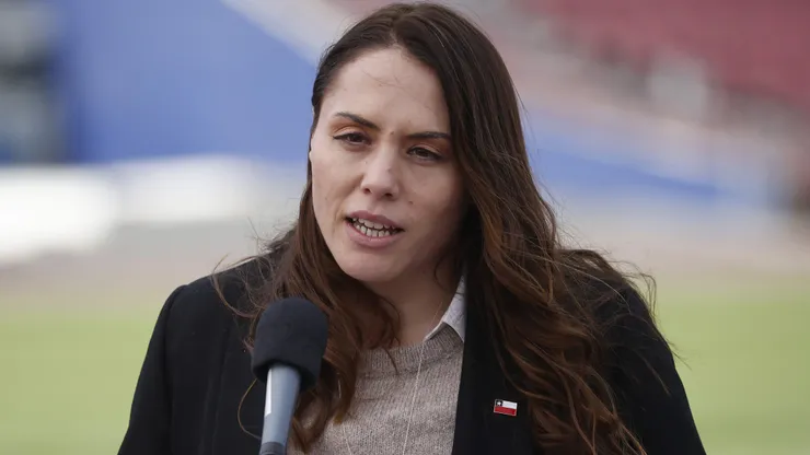 Natalia Duco responde ante Contraloría por uso de auto fiscal.