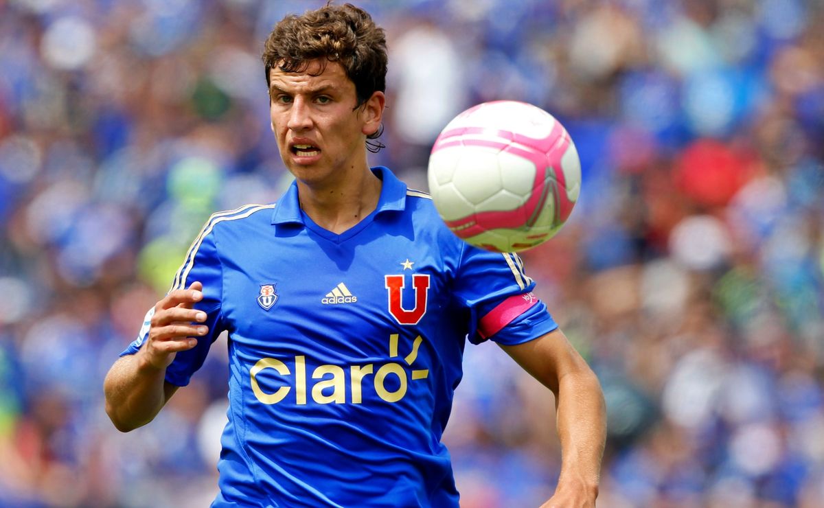 U de Chile oficializa fichaje de Igor Lichnovsky: El número que usará en su vuelta