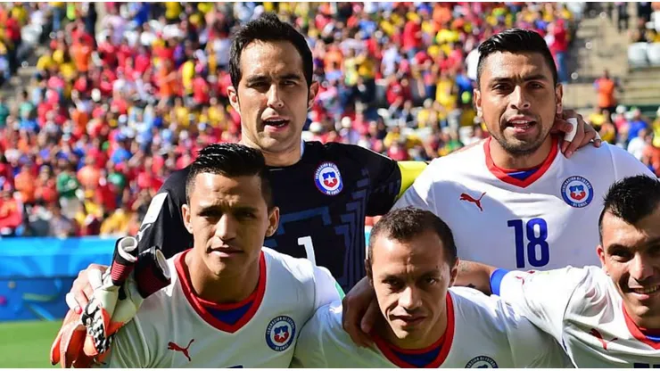 Bravo compartió durante años con Díaz en la selección chilena.