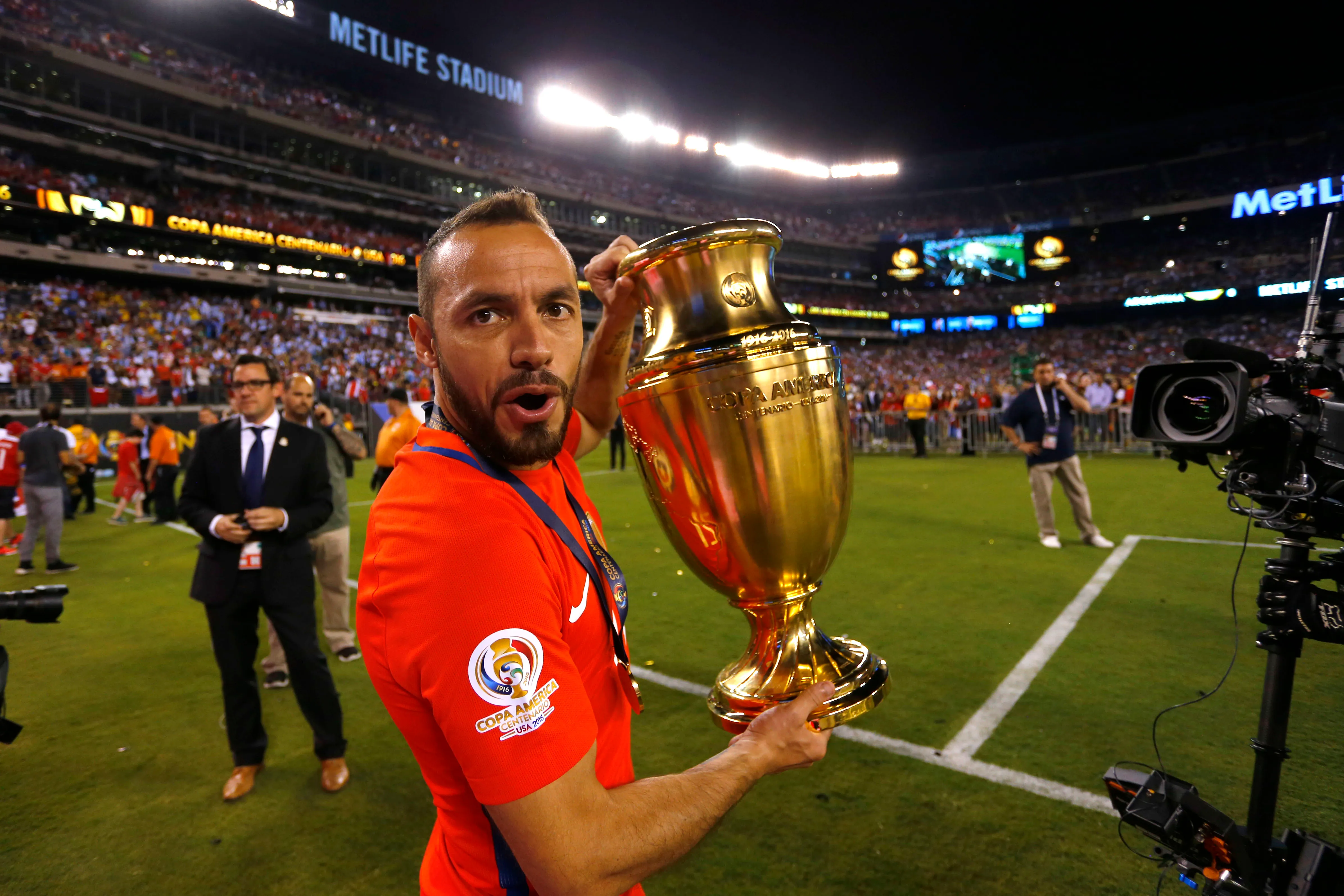 Marcelo Díaz se retira del fútbol tras una exitosa carrera a nivel de clubes y selección. | Foto: Photosport.