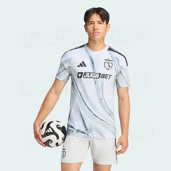 La camiseta con que Colo Colo recibirá a O'Higgins este domingo en el Monumental.