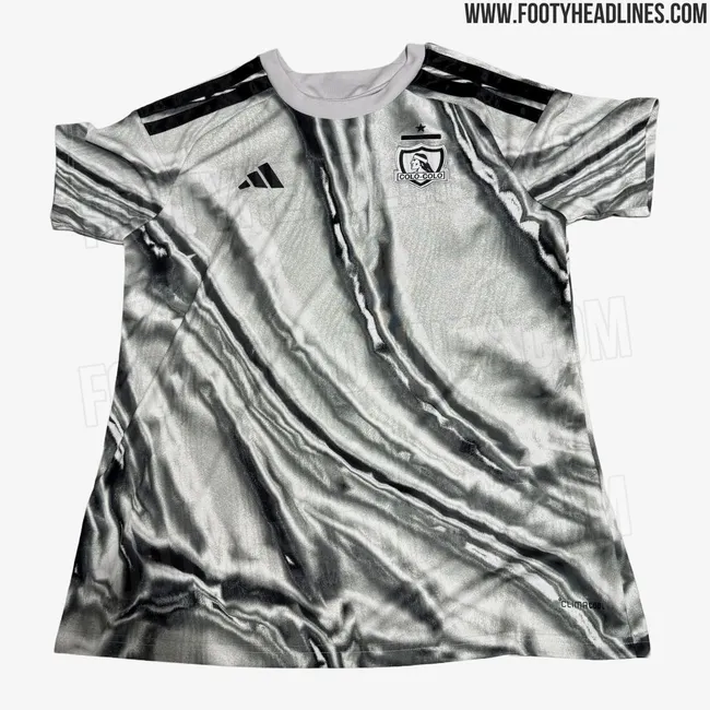 El plateado se toma el diseño de la nueva camiseta del Cacique.