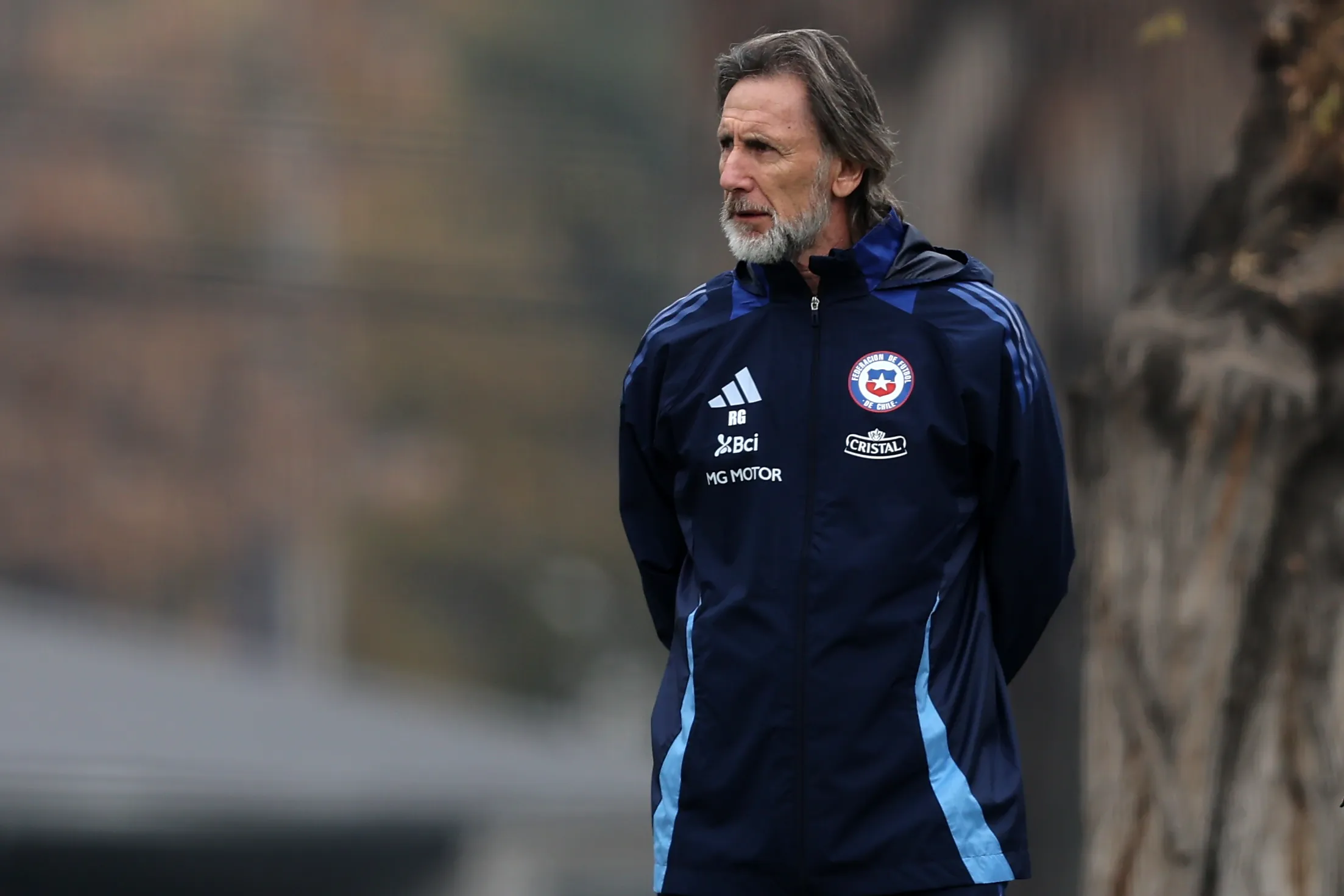 Ricardo Gareca “entrenando” a la selección chilena. Foto: Javier Torres/Photosport