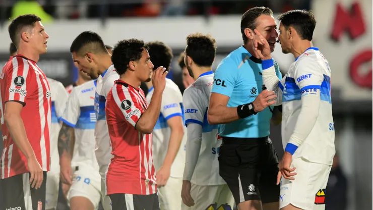 Wilmar Roldán fue confirmado para la UC vs Estudiantes en Santiago.