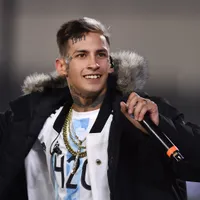 L-Gante sorprende con la camiseta de U de Chile Futsal