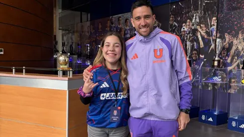 Matías Zaldivia le regaló su camiseta a Catalina Vicencio.