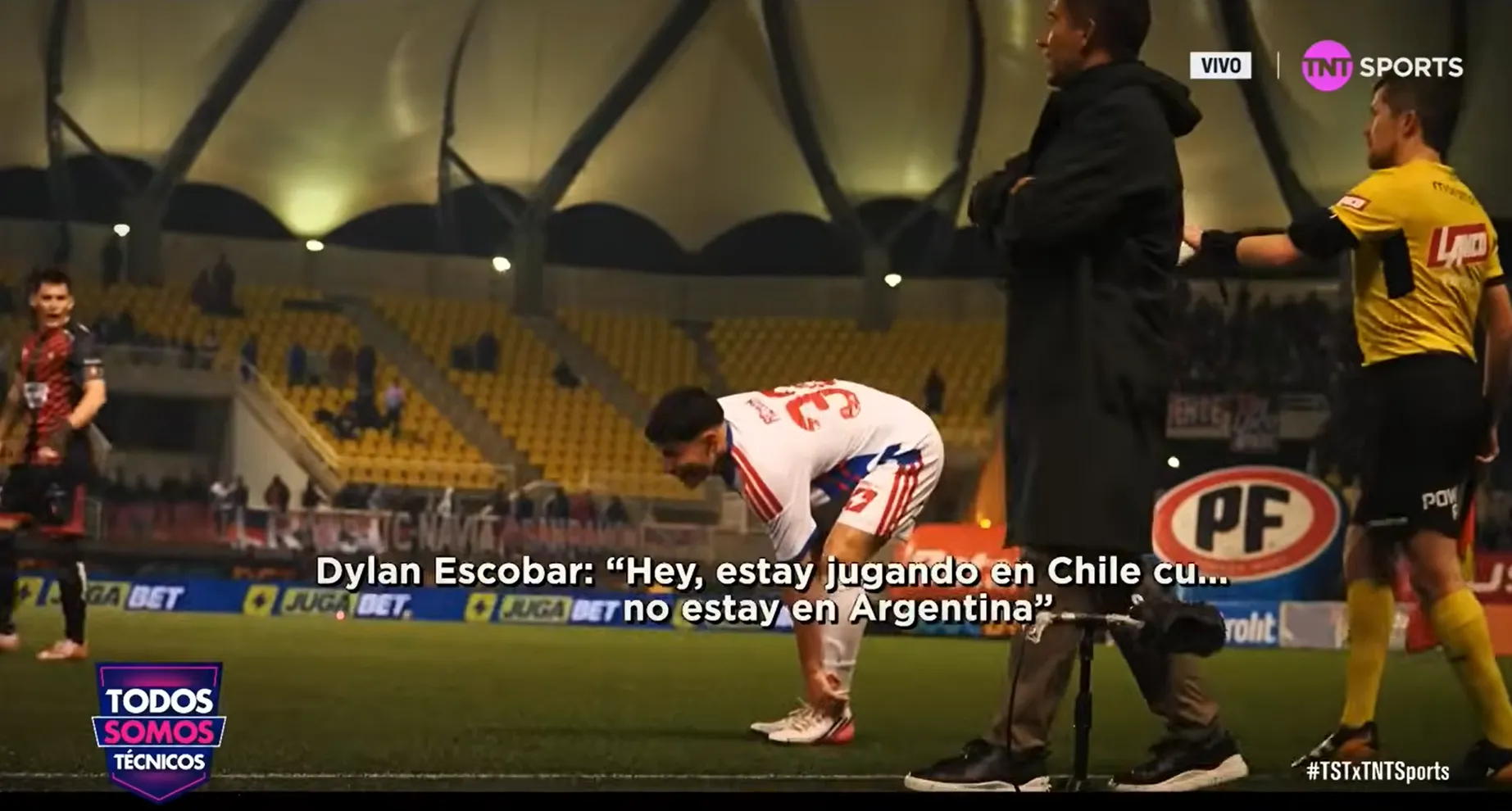 Dylan Escobar tuvo un duelo verbal con Reyna. (Captura TNT Sports).