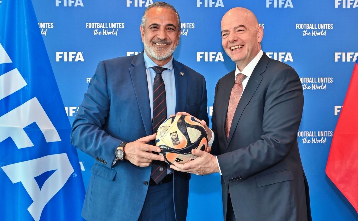 Pablo Milad anuncia “completo apoyo a Gianni Infantino” pese a ninguneo por Mundial 2030