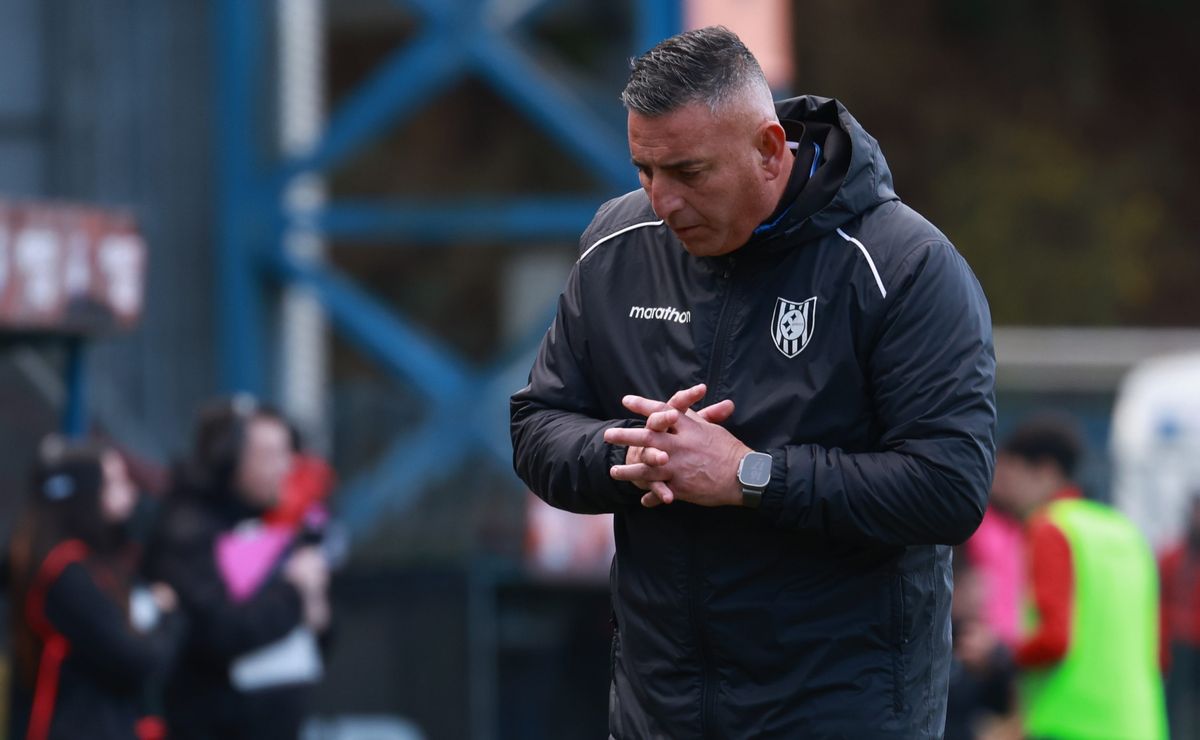 Arde Huachipato: acusan que Jaime García paga las colaciones de cadetes tras “deuda” del club