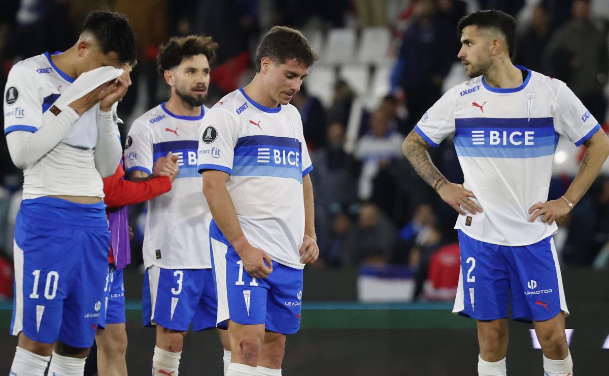 Buljubasich responde a los hinchas de U Católica tras la eliminación: “Me han faltado el respeto”