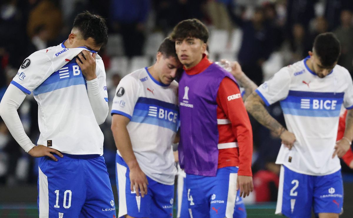 Hinchas de Universidad Católica apuntan al gran culpable tras la eliminación: “Cero ambición”